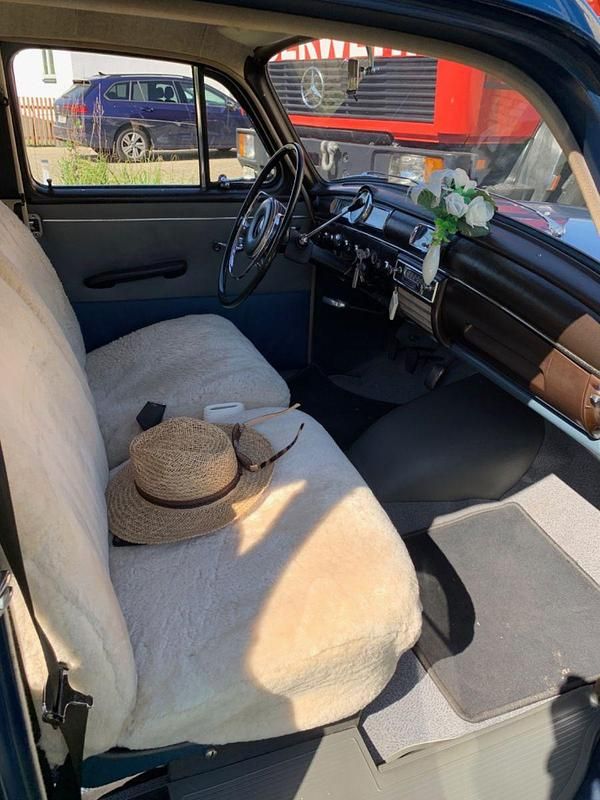 Gebraucht Mercedes 180 44 PS (32 kW) 1960 Blau Limousine