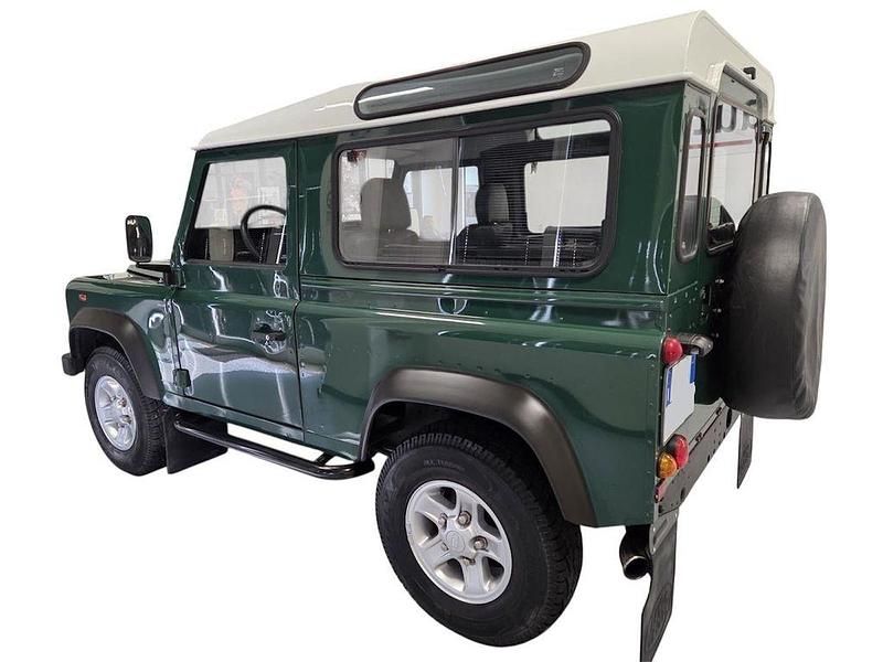 Gebraucht Land Rover Defender SE 122 PS (89 kW) 2004 Grün Kombi