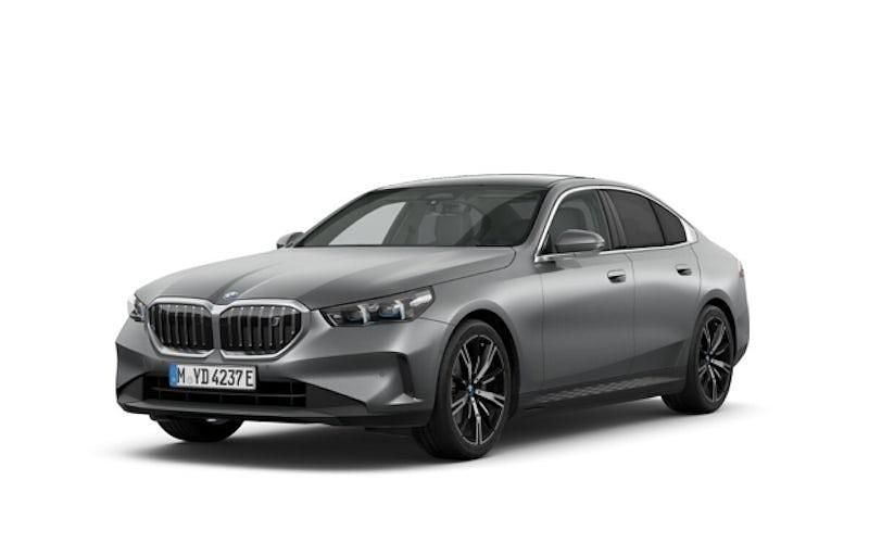 Frozen pure grey metallic Gebraucht 2024 BMW i5 M Sport Limousine | 77.100 € - Bild 1/4