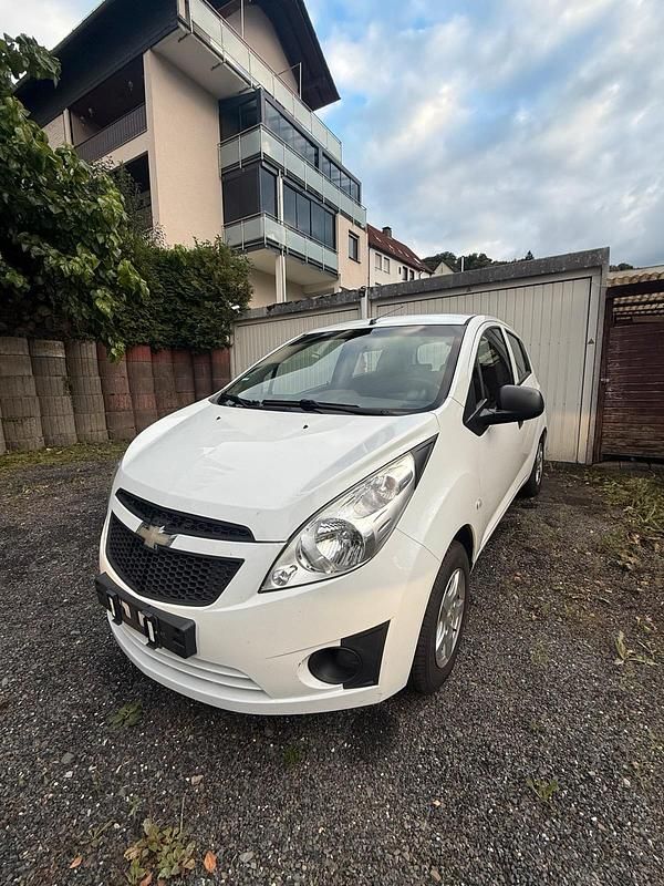 Weiß Gebraucht 2011 Chevrolet Spark LS Kleinwagen | 2.200 € (Fairer Preis) - Bild 1/4