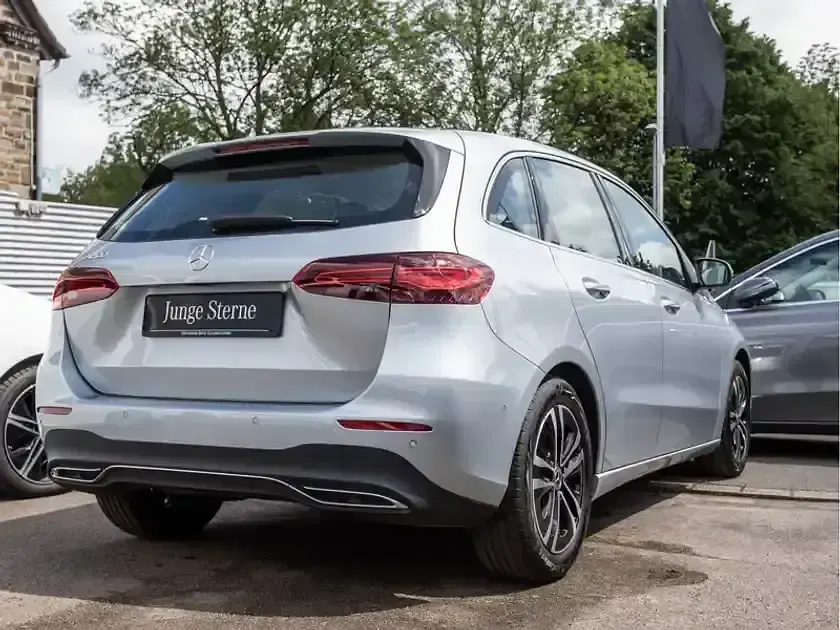 Gebraucht Mercedes B200 Progressive 163 PS (119 kW) 2025 Silber metalliclack hightechsi Kleinwagen