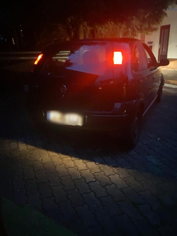 Schwarz Gebraucht 2005 Opel Corsa Kleinwagen | 600 € (Superpreis) - Bild 1/4