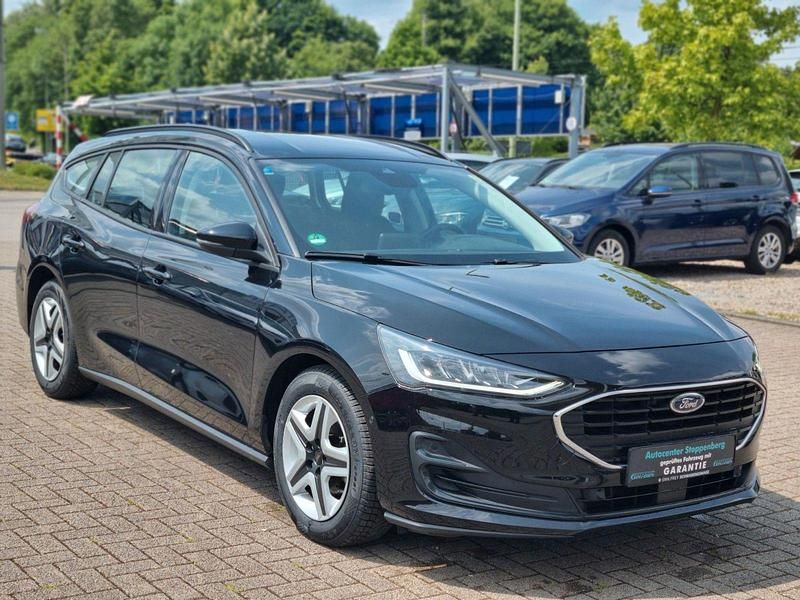 Gebraucht Ford Focus Cool & Connect 125 PS (91 kW) 2022 Schwarz Kombi