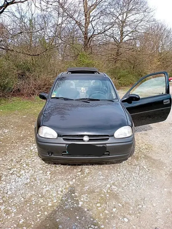 Usata Opel Corsa 45 CV (33 kW) 1995 Nero Utilitaria