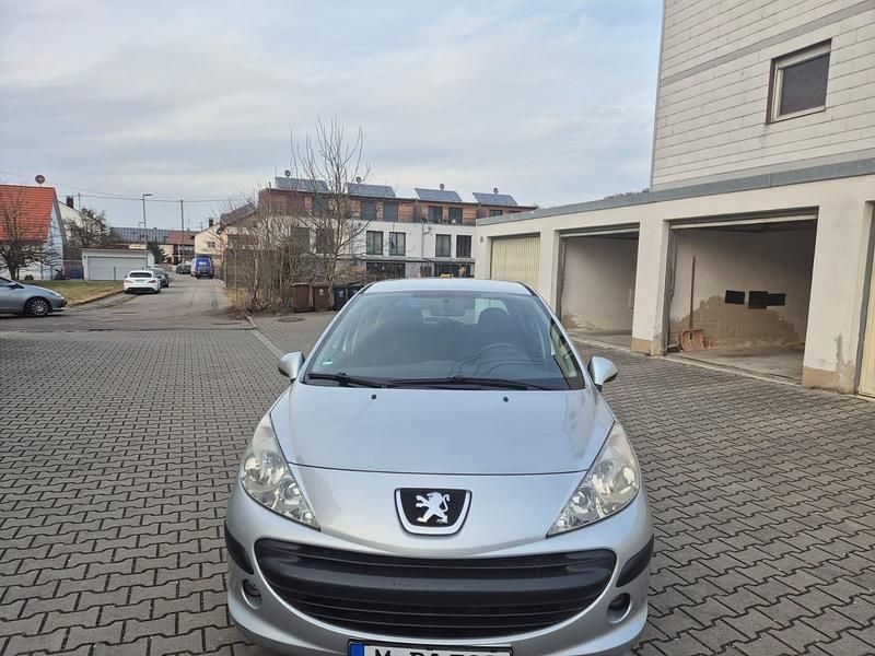 Silber Gebraucht 2007 Peugeot 207 Kleinwagen | 1.700 € - Bild 1/4