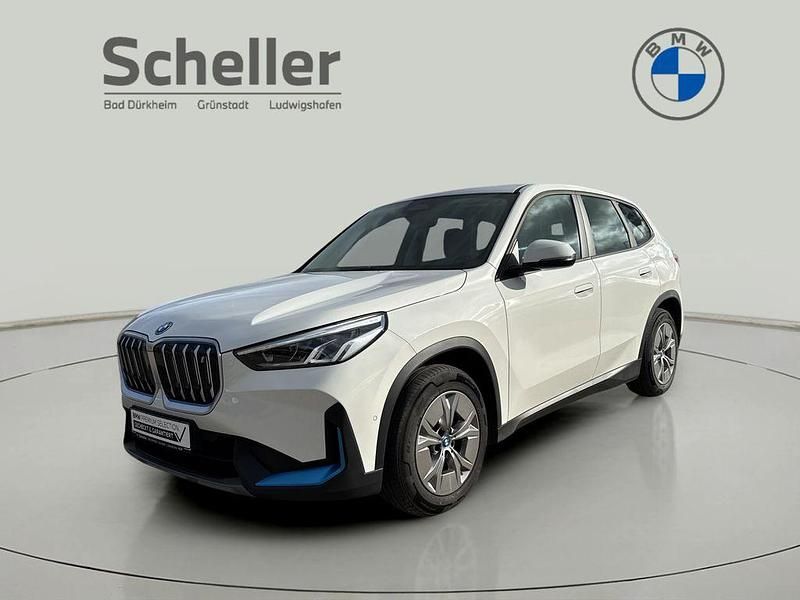 Weiß Gebraucht 2023 BMW iX1 Performance SUV | 27.900 € (Superpreis) - Bild 1/4