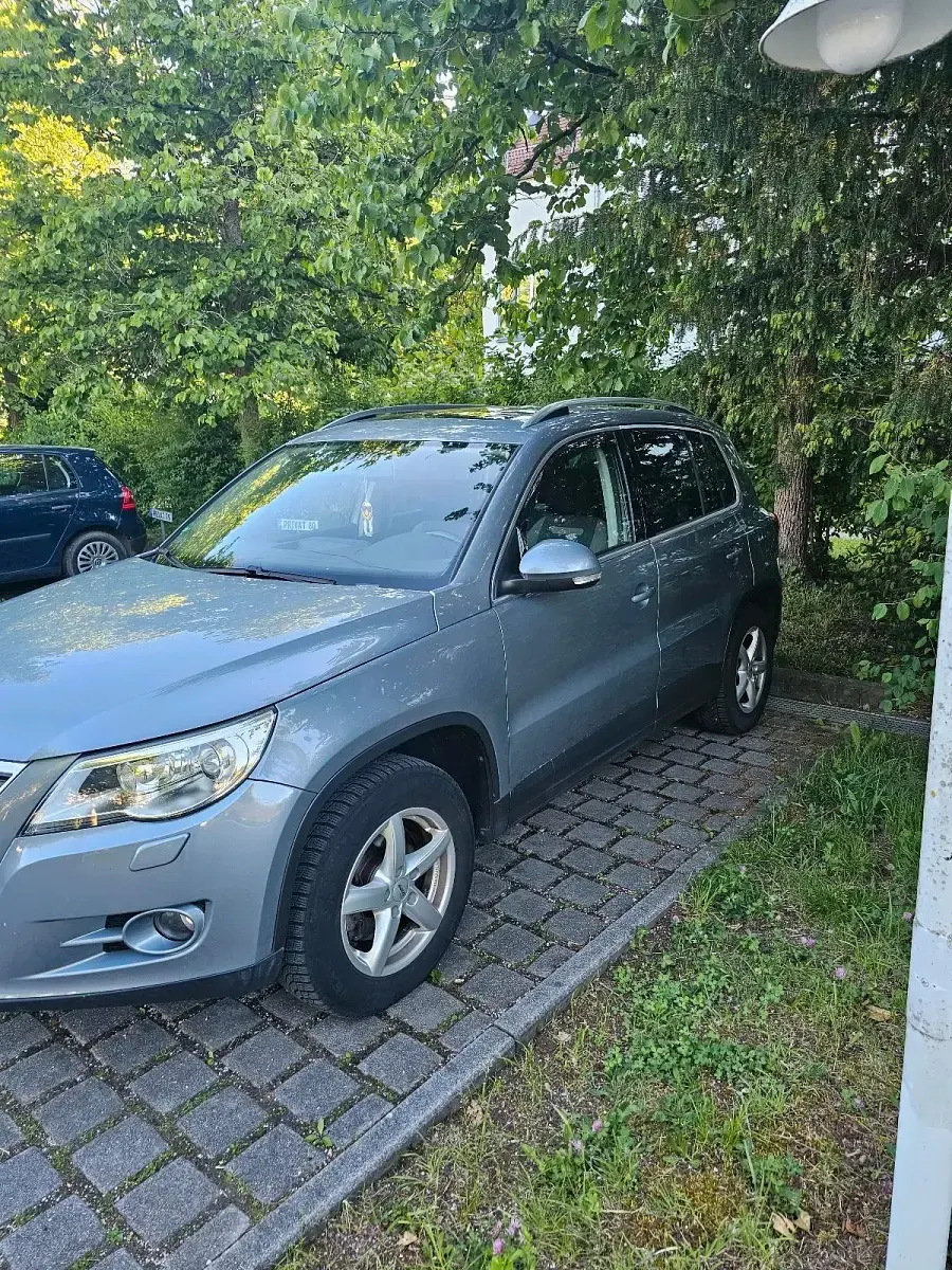 Gebraucht VW Tiguan 140 PS (102 kW) 2008 Silber SUV