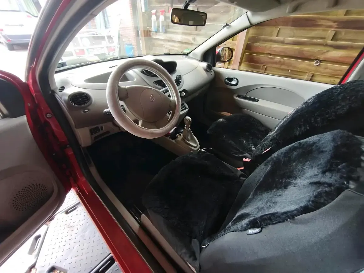 Gebraucht Renault Twingo 76 PS (55 kW) 2009 Rot Kleinwagen