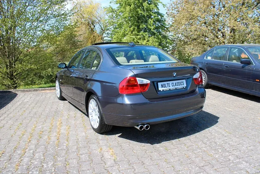 Używany BMW 330 258 KM (189 kW) 2005 Szary Sedan/Limuzyna