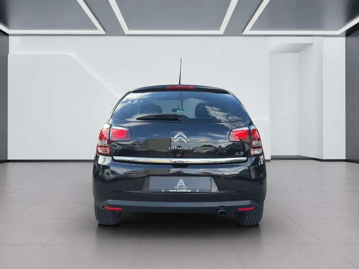Gebraucht Citroën C3 SELECTION 82 PS (60 kW) 2015 Schwarz Kleinwagen