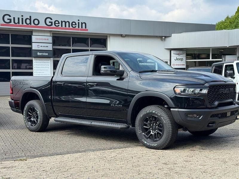 Neu Dodge Ram 420 PS (308 kW) 2025 Schwarz Pickup