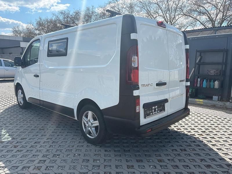 Gebraucht Renault Trafic 90 PS (66 kW) 2015 Weiß Van / Kleinbus
