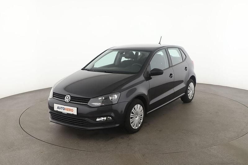 Grau Gebraucht 2016 VW Polo Trendline Limousine | 9.350 € (Fairer Preis) - Bild 1/3