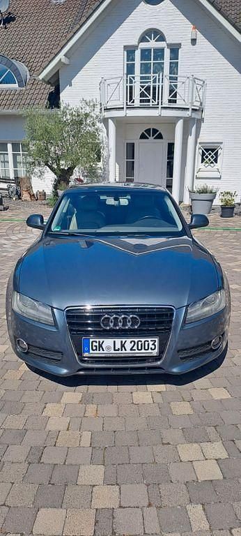 Grau Gebraucht 2008 Audi A5 Coupé | 9.700 € (Fairer Preis) - Bild 1/4
