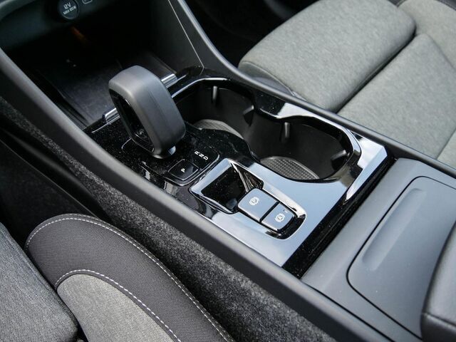 Gebraucht Volvo XC40 Plus 197 PS (144 kW) 2024 Schwarz SUV