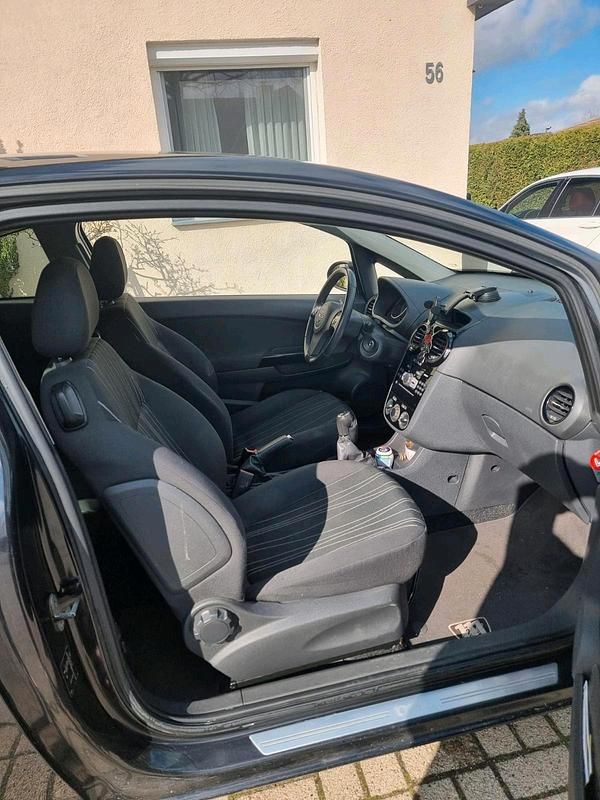 Gebraucht Opel Corsa 80 PS (58 kW) 2010 Schwarz Kleinwagen