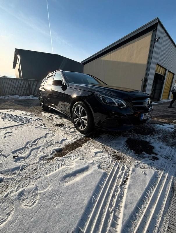 Gebraucht Mercedes E300 231 PS (169 kW) 2015 Schwarz Kombi