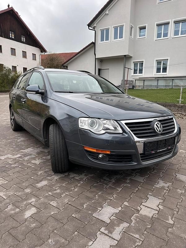 Gebraucht VW Passat 122 PS (89 kW) 2011 Grau Kombi