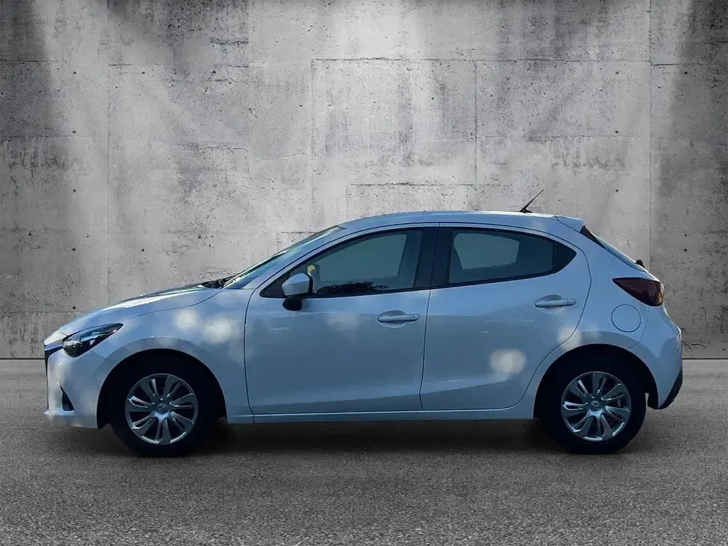 Gebraucht Mazda 2 Center-Line 90 PS (66 kW) 2015 Weiß Limousine