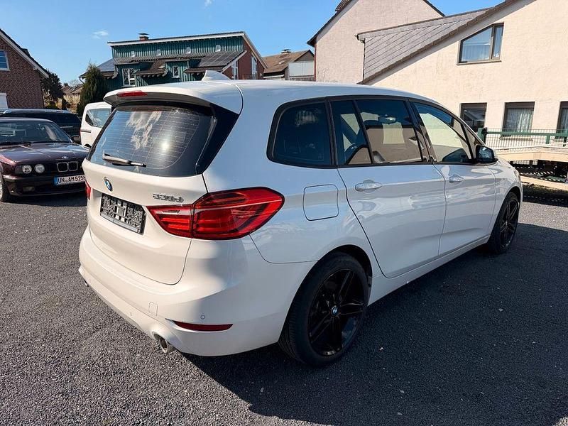 Gebraucht BMW 220 Gran Tourer Advantage 190 PS (139 kW) 2019 Weiß Van / Kleinbus