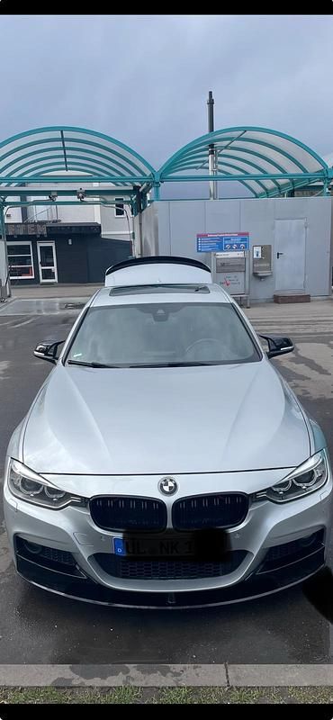 Silber Gebraucht 2013 BMW 330 Sport Line Limousine | 14.700 € (Fairer Preis) - Bild 1/4