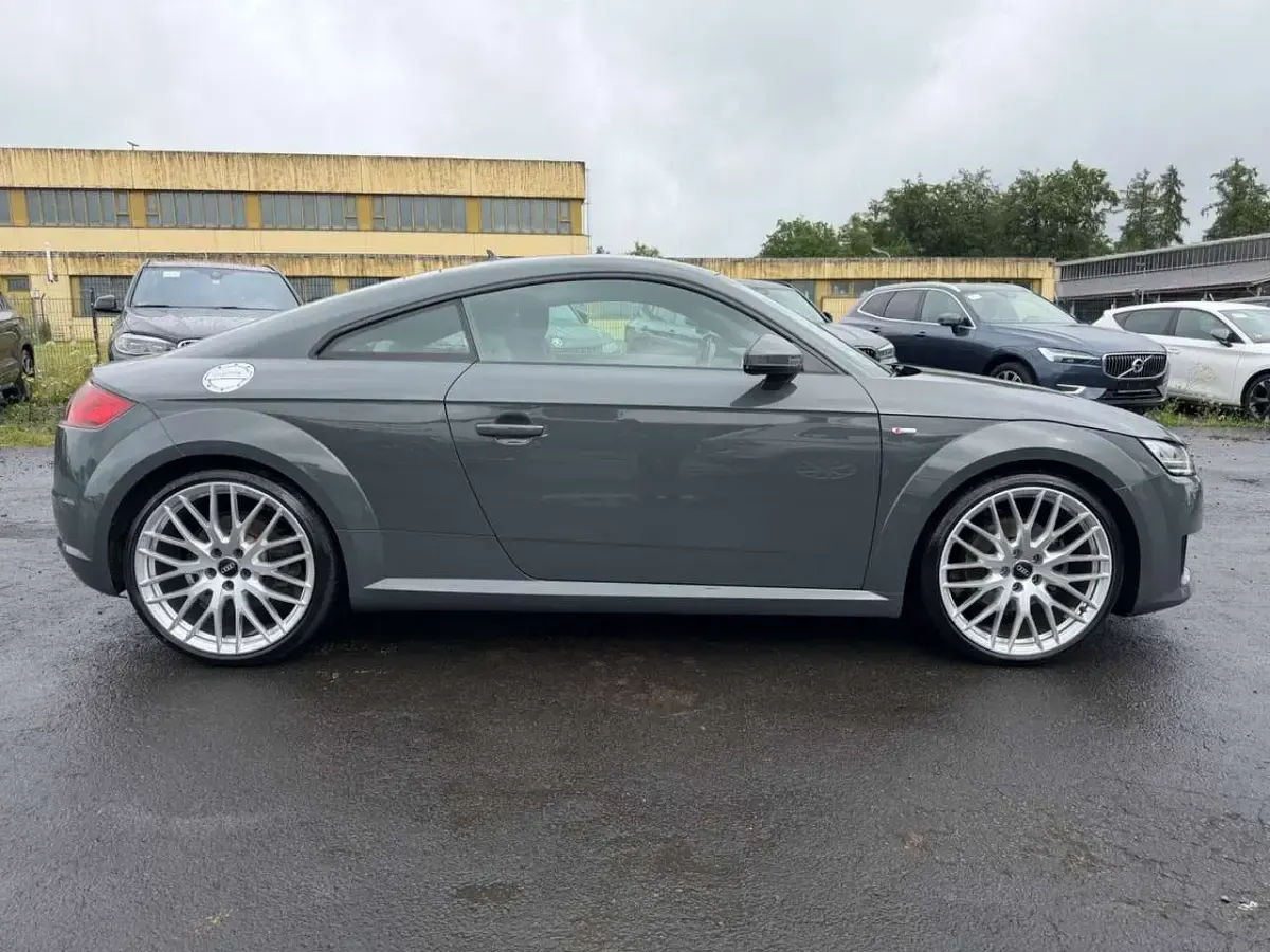 Gebraucht Audi TT S-Line 230 PS (169 kW) 2016 Nanograu metallic Coupé