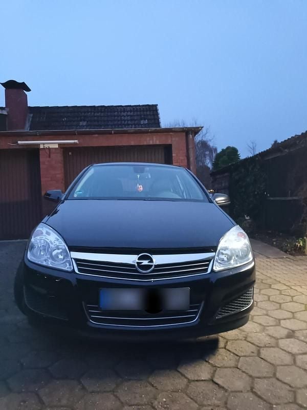 Gebraucht Opel Astra Edition 116 PS (85 kW) 2009 Schwarz Limousine