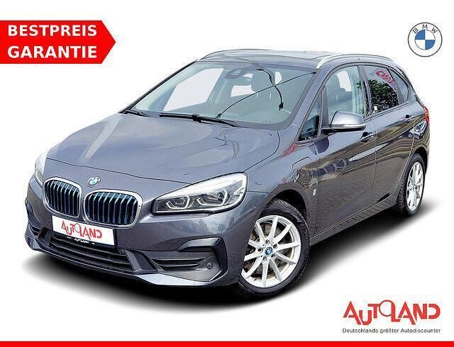 Grau Gebraucht 2019 BMW 225 Active Tourer Sport Line Van / Kleinbus | 20.990 € (Teuer) - Bild 1/4