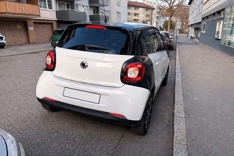 Gebraucht Smart ForFour 71 PS (52 kW) 2015 Weiß Kleinwagen