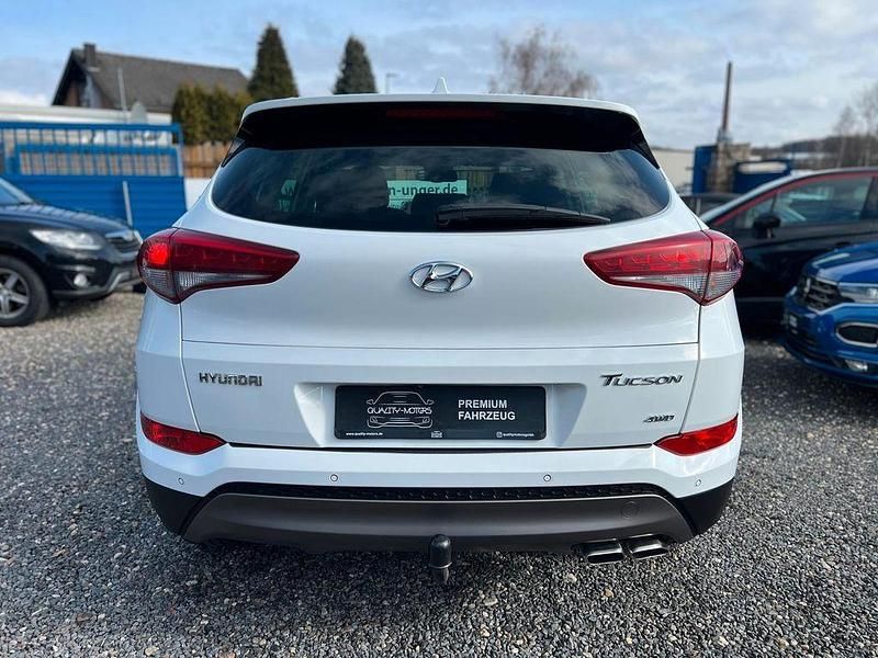 Gebraucht Hyundai Tucson 136 PS (100 kW) 2016 Weiß SUV