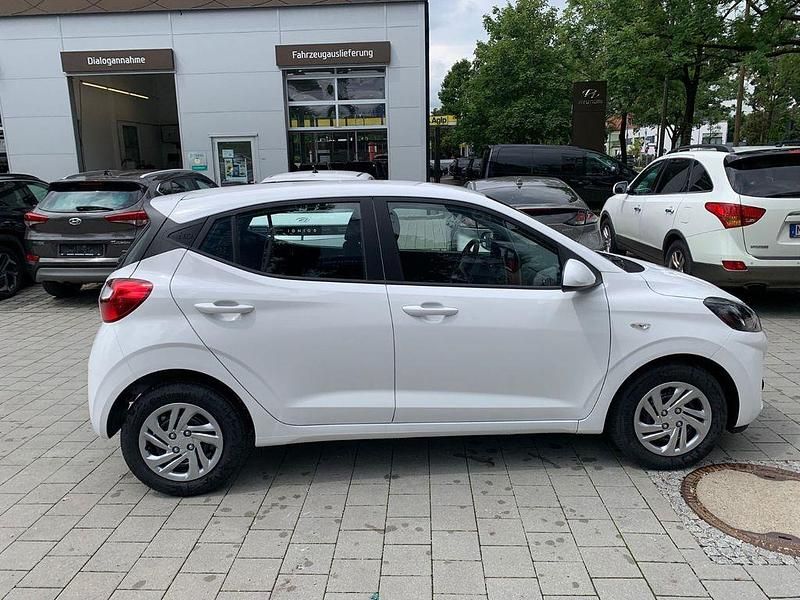 Gebraucht Hyundai i10 Select 63 PS (46 kW) 2025 Atlas white / sol Kleinwagen