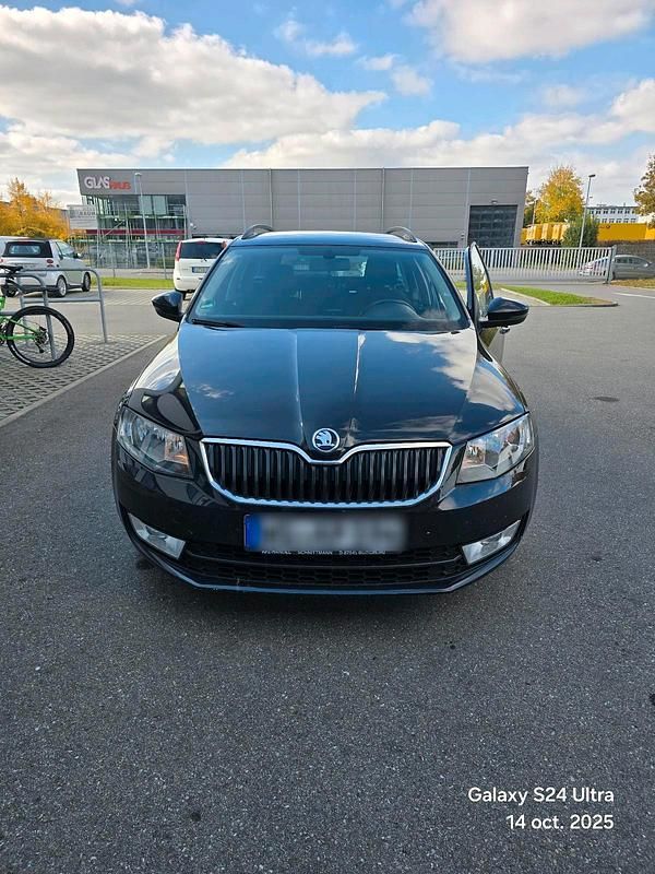 Schwarz Gebraucht 2015 Skoda Octavia Kombi | 7.500 € (Guter Preis) - Bild 1/4
