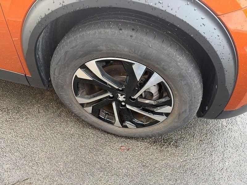 Gebraucht Peugeot 2008 Allure 100 kW (136 PS) 2023 Orange fusion SUV