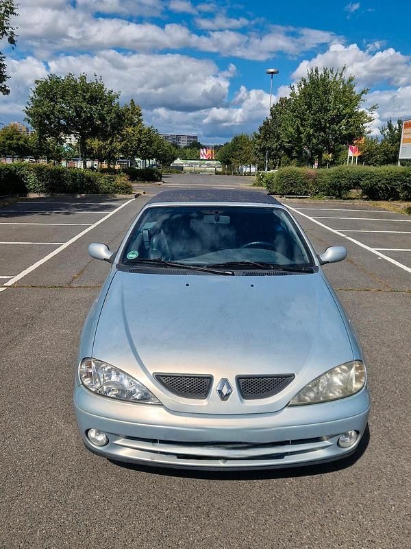 Silber Gebraucht 2000 Renault Mégane Cabriolet Cabrio | 800 € (Fairer Preis) - Bild 1/4