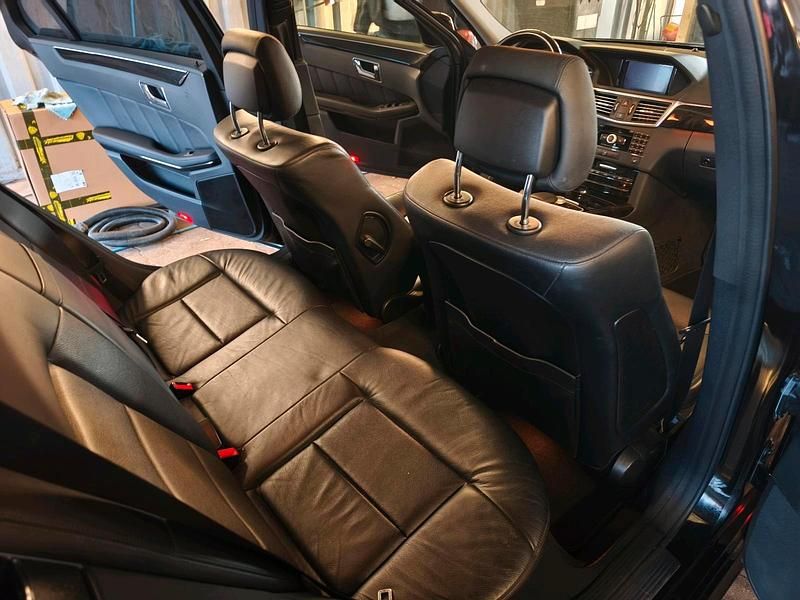 Gebraucht Mercedes E350 Avantgarde 231 PS (169 kW) 2010 Schwarz Kombi
