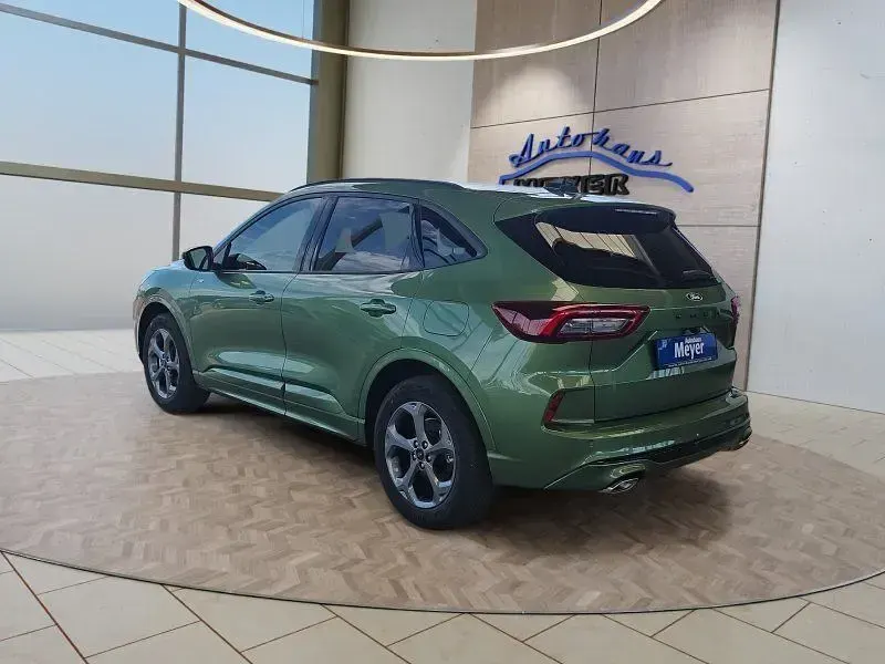 Neu Ford Kuga ST-Line 186 PS (136 kW) 2026 Bursting green SUV