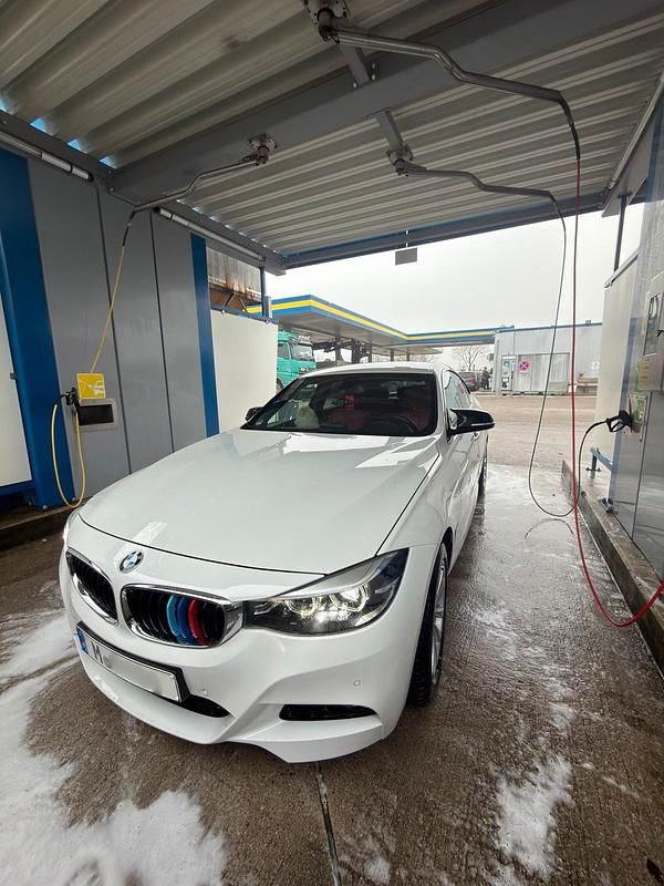 Gebraucht BMW 330 M Sport 252 PS (185 kW) 2018 Weiß Limousine