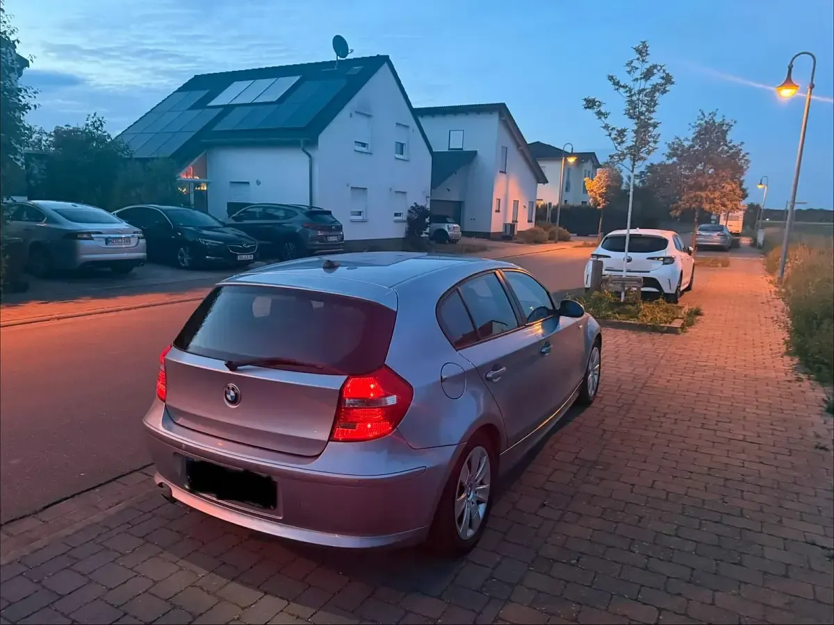 Gebraucht BMW 118 143 PS (105 kW) 2008 Grau Kleinwagen