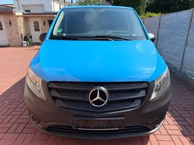 Gebraucht Mercedes Vito 88 PS (64 kW) 2018 Blau Van