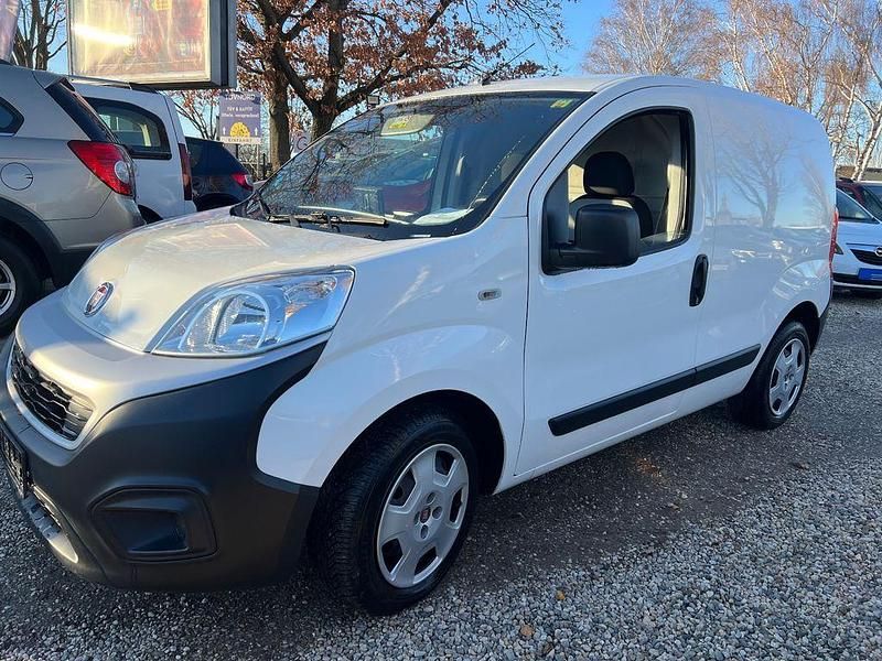 Gebraucht Fiat Fiorino 77 PS (56 kW) 2018 Bianco banchisa/pack/canova/sa Van / Kleinbus