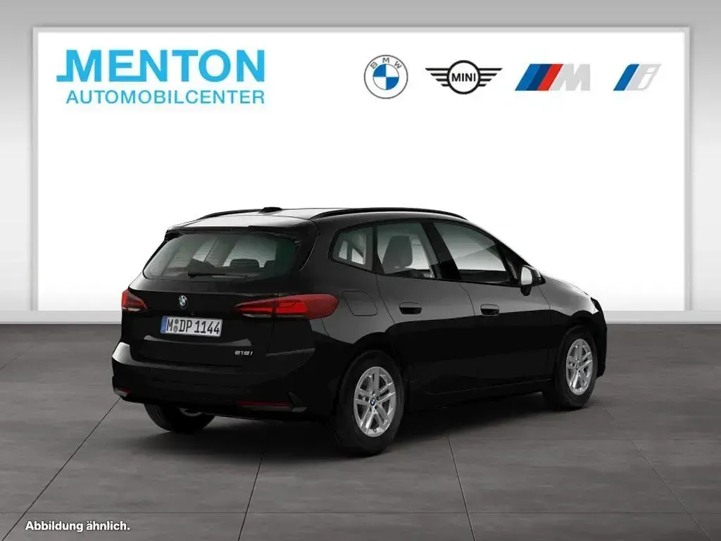 Neu BMW 218 Performance 136 PS (100 kW) 2026 Schwarz Van / Kleinbus