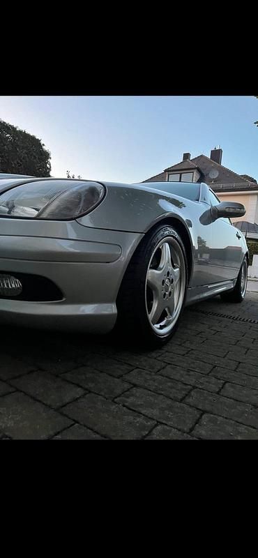 Gebraucht Mercedes SLK230 197 PS (144 kW) 2001 Silber Cabrio