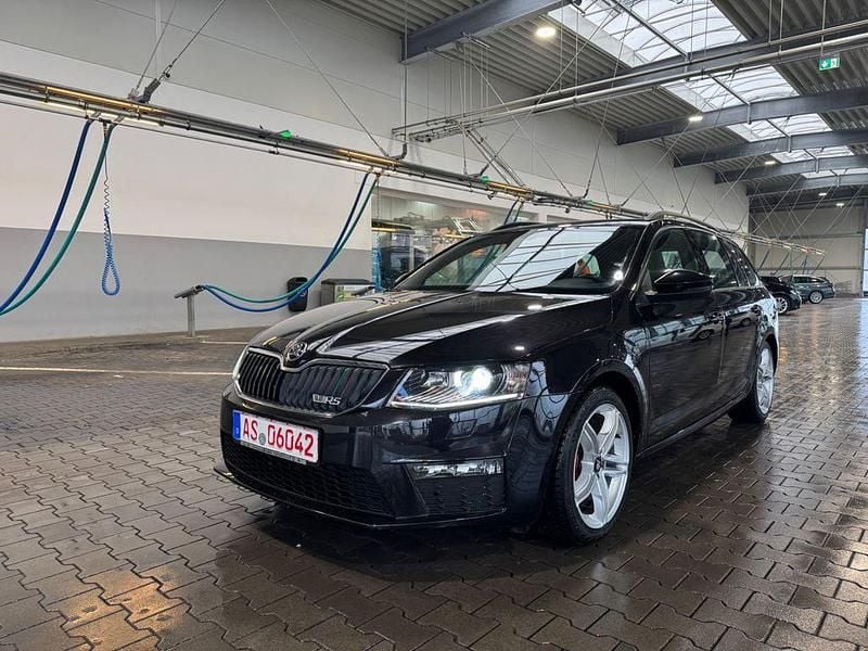 Schwarz Gebraucht 2016 Skoda Octavia RS Kombi | 13.950 € (Fairer Preis) - Bild 1/4