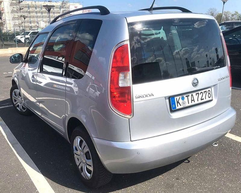 Silber Gebraucht 2014 Skoda Roomster Ambition Kombi | 6.500 € (Teuer) - Bild 1/4