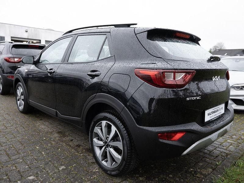 Gebraucht Kia Stonic 101 PS (74 kW) 2024 Schwarz SUV