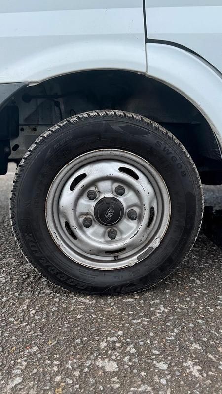 Gebraucht Ford Transit 85 PS (62 kW) 2012 Weiß Van / Kleinbus