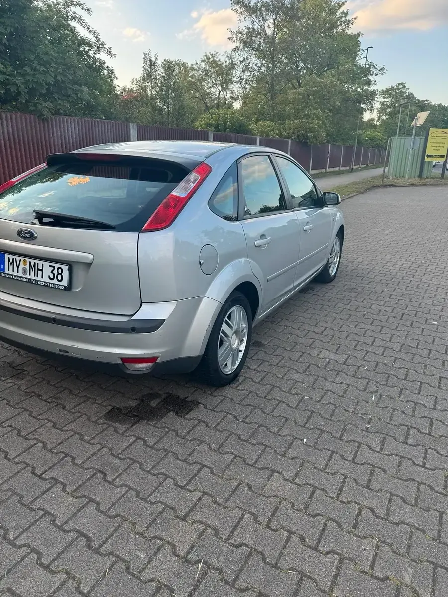 Gebraucht Ford Focus 105 PS (77 kW) 2006 Limousine