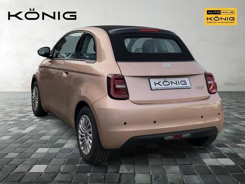 Gebraucht Fiat 500e 86 kW (118 PS) 2023 Rose gold metallic Cabrio
