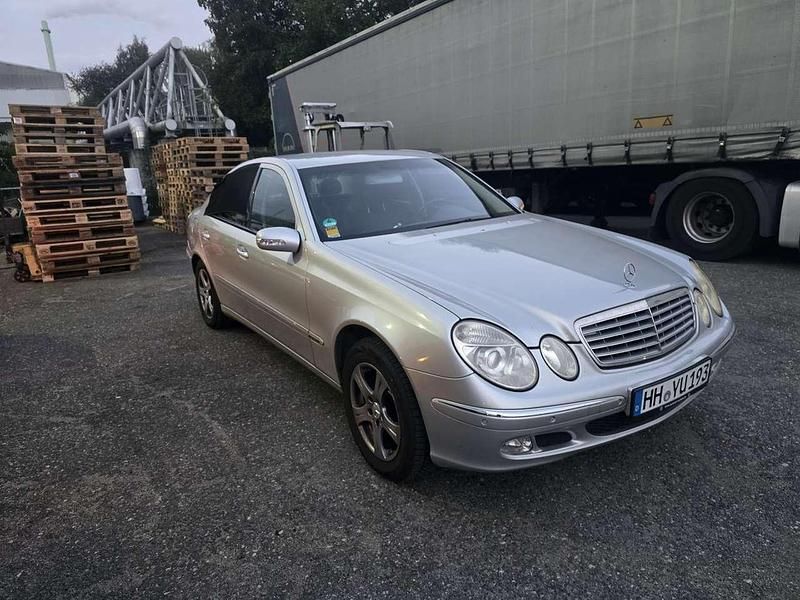 Gebraucht 2005 Mercedes E220 Elegance Limousine | 4.800 € (Fairer Preis) - Bild 1/4