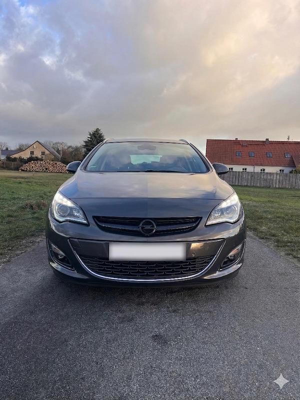 Gebraucht Opel Astra 136 PS (100 kW) 2015 Grau Kombi